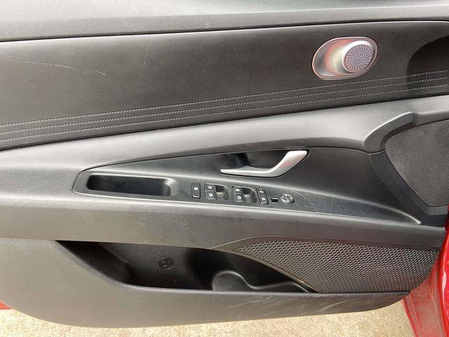 Hyundai Elantra  2023