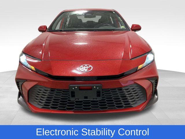 Toyota Camry Hybrid  2025