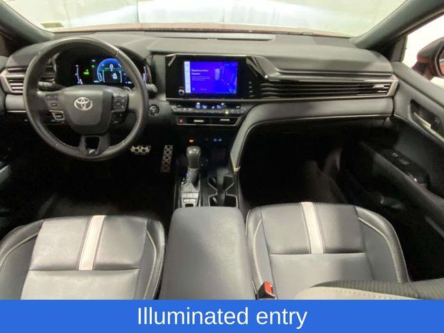 Toyota Camry Hybrid  2025