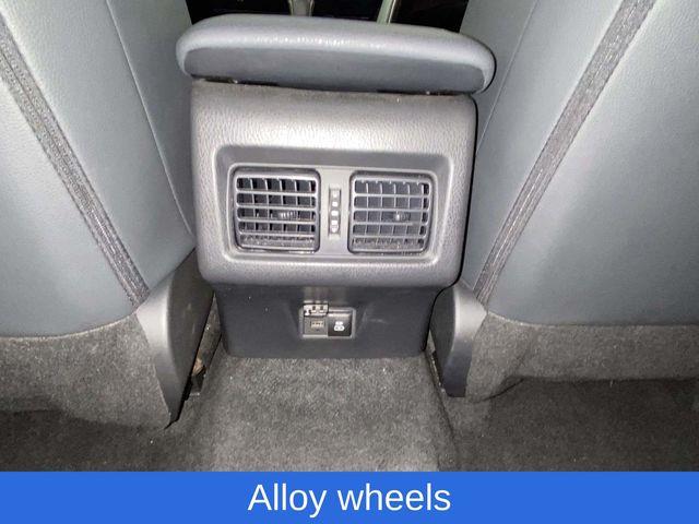 Toyota Camry Hybrid  2025