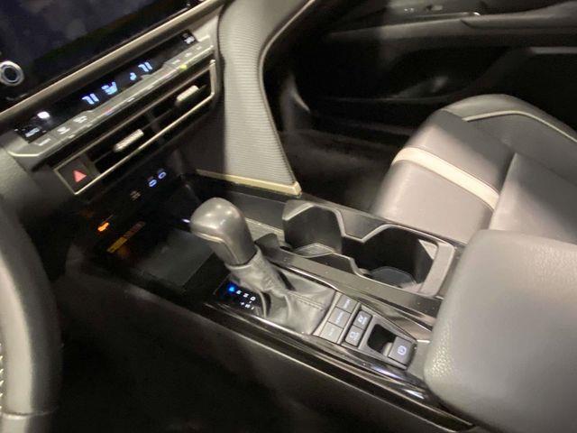 Toyota Camry Hybrid  2025