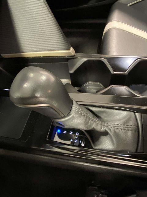 Toyota Camry Hybrid  2025