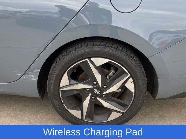 Hyundai Elantra  2023