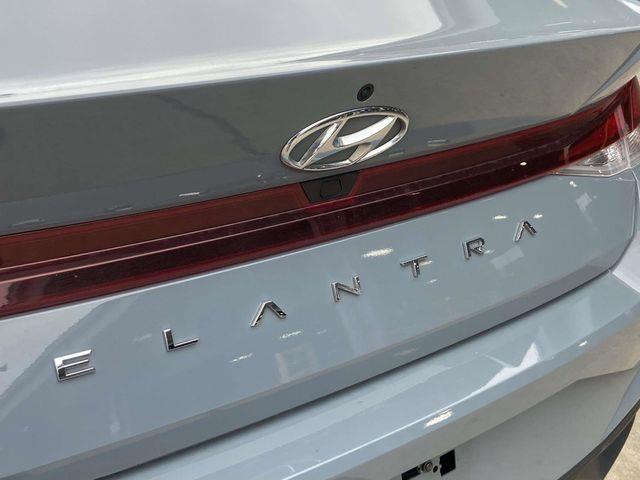 Hyundai Elantra  2023