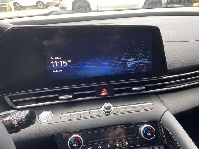 Hyundai Elantra  2023