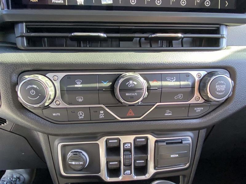 Jeep Wrangler  2026