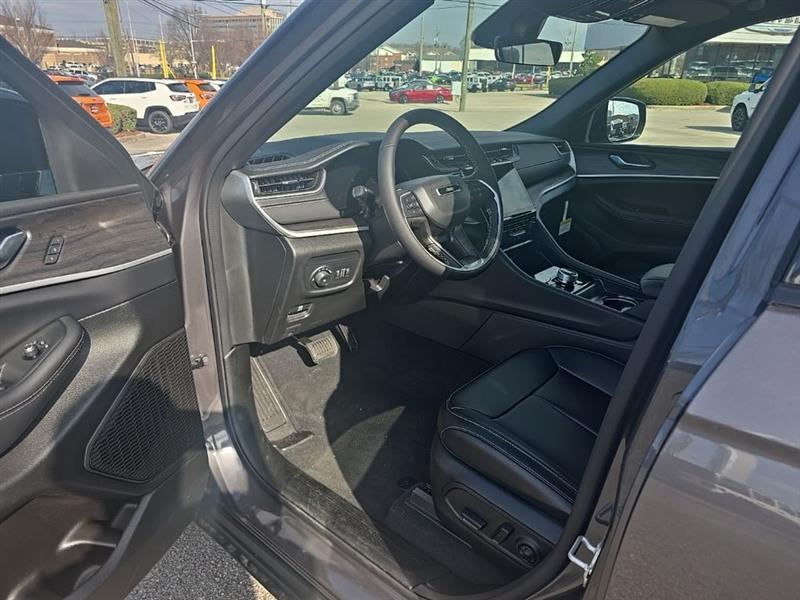 Jeep Grand Cherokee  2025