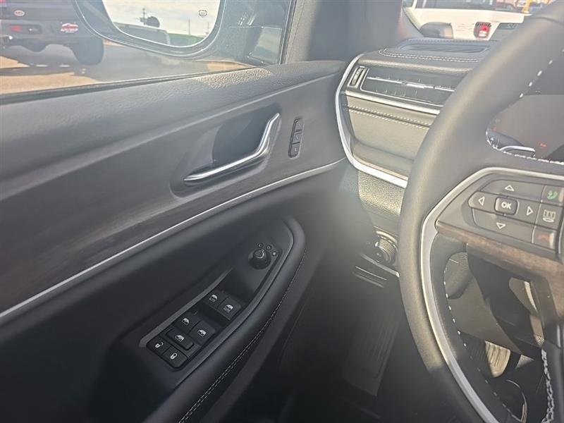 Jeep Grand Cherokee  2025