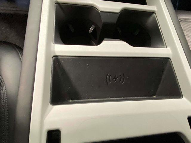 Land Rover Defender  2025