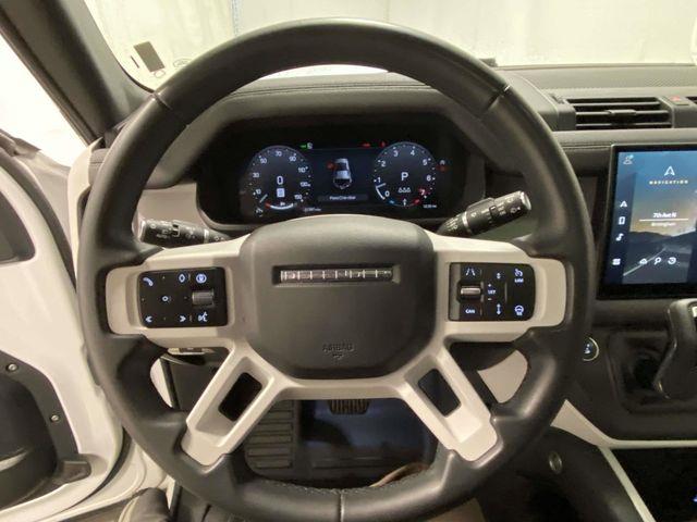 Land Rover Defender  2025