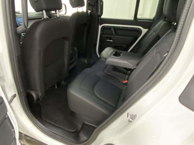 Land Rover Defender  2025