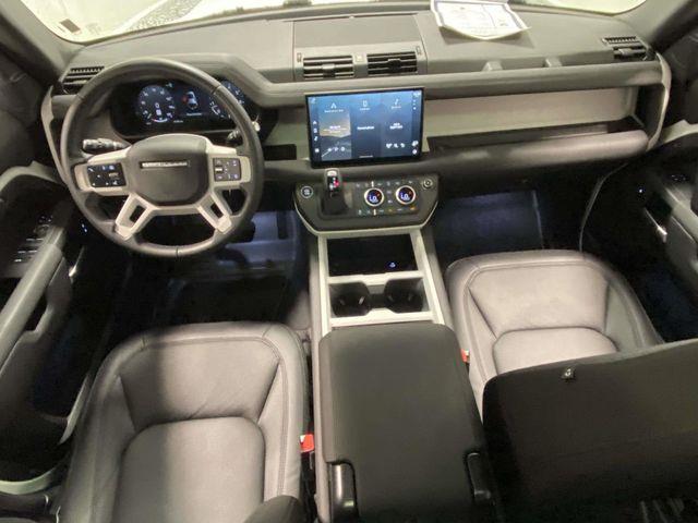 Land Rover Defender  2025