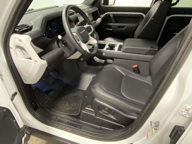 Land Rover Defender  2025