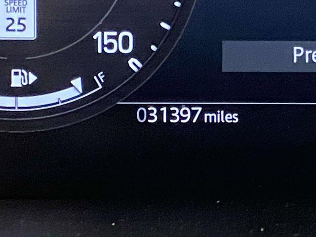 Land Rover Defender  2025