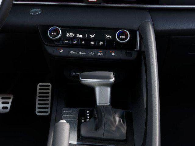 Hyundai Elantra  2026