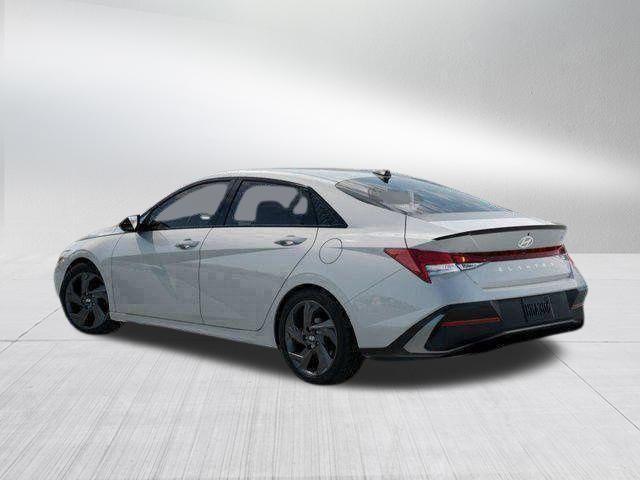 Hyundai Elantra  2026