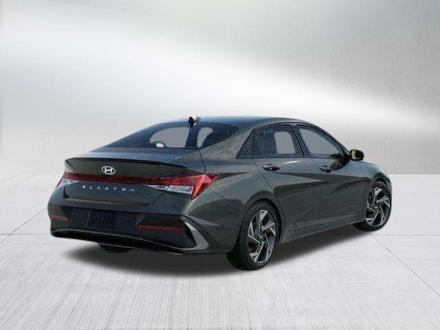 Hyundai Elantra  2026