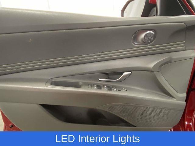 Hyundai Elantra  2023