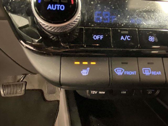 Hyundai Elantra  2023