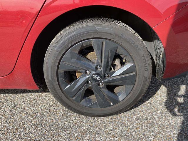 Hyundai Elantra  2023