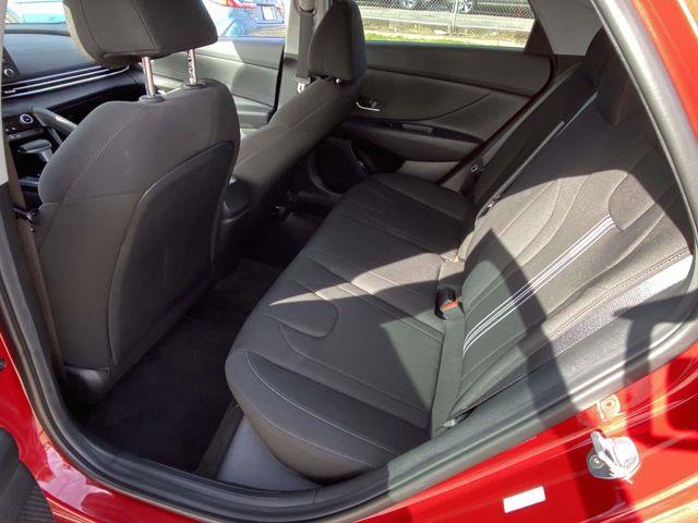 Hyundai Elantra  2023