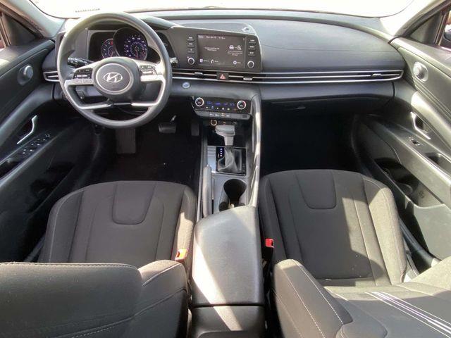 Hyundai Elantra  2023