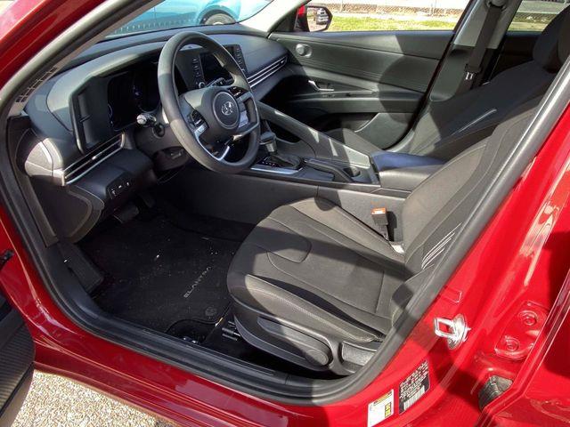 Hyundai Elantra  2023