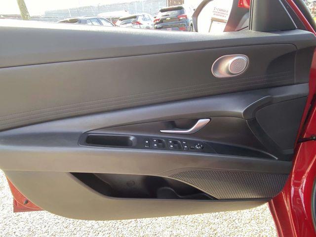 Hyundai Elantra  2023