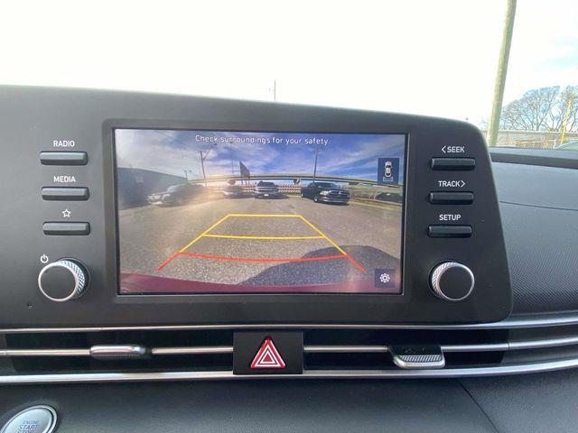 Hyundai Elantra  2023