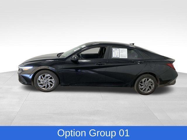 Hyundai Elantra  2024