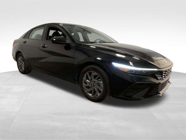 Hyundai Elantra  2024