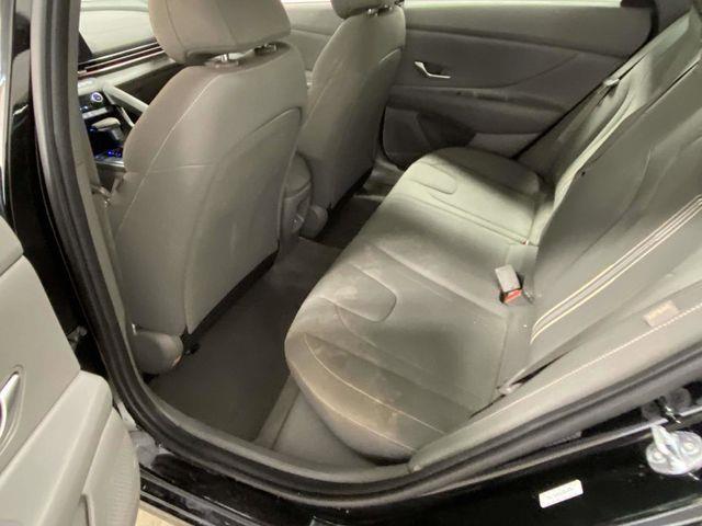 Hyundai Elantra  2024