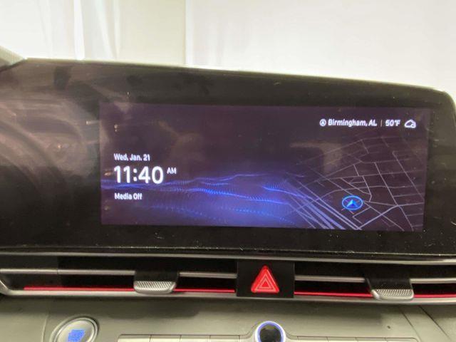 Hyundai Elantra  2024