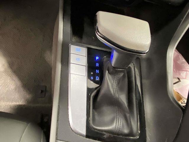 Hyundai Elantra  2024