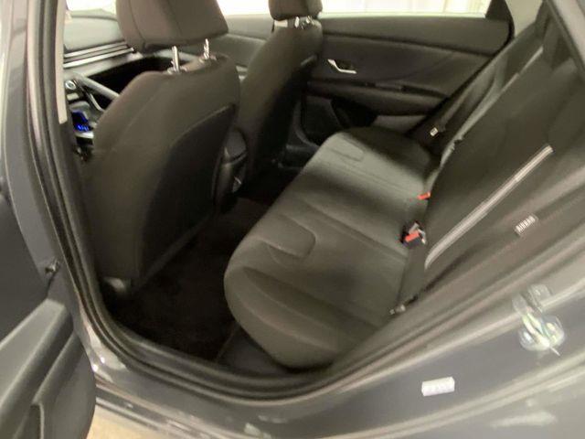 Hyundai Elantra Hybrid  2025