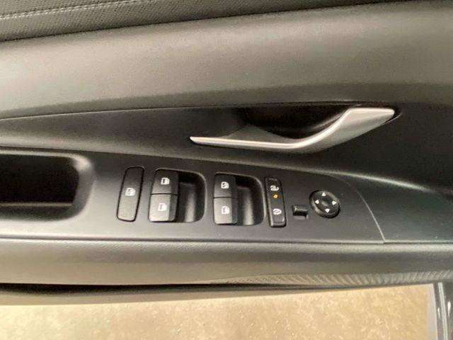 Hyundai Elantra Hybrid  2025