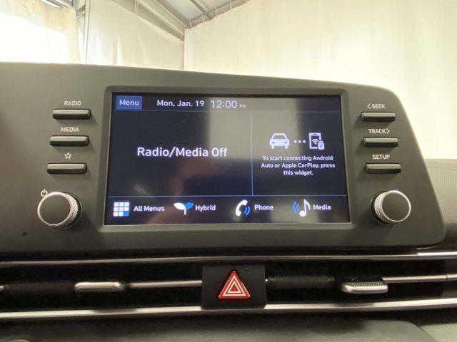 Hyundai Elantra Hybrid  2025