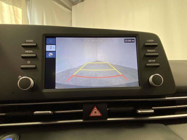 Hyundai Elantra Hybrid  2025