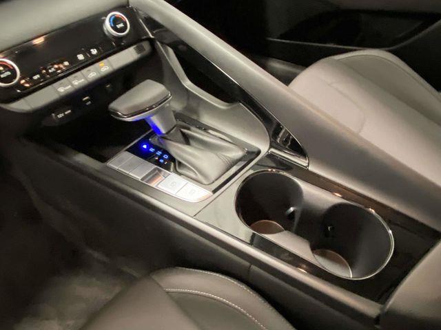 Hyundai Elantra Hybrid  2025