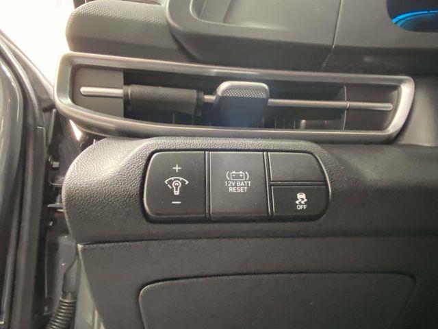 Hyundai Elantra Hybrid  2025