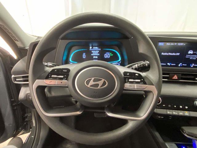 Hyundai Elantra Hybrid  2025