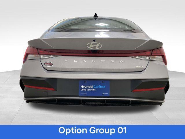 Hyundai Elantra Hybrid  2025