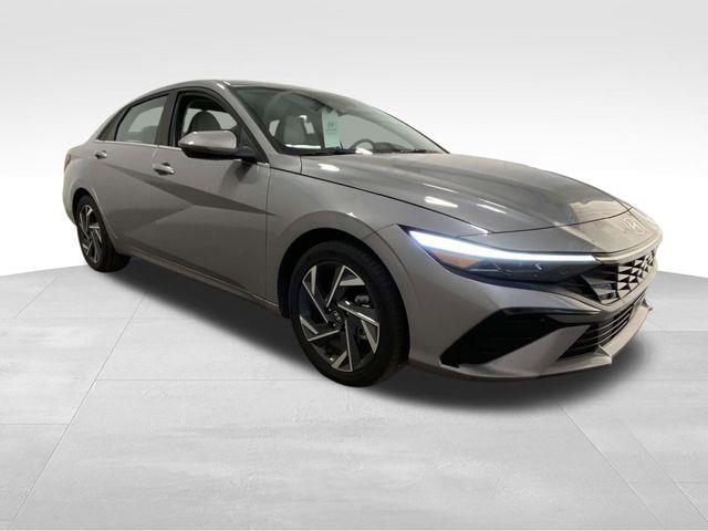 Hyundai Elantra Hybrid  2025