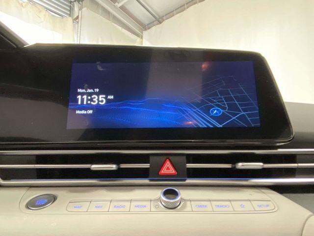 Hyundai Elantra Hybrid  2025