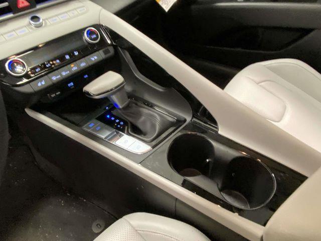 Hyundai Elantra Hybrid  2025