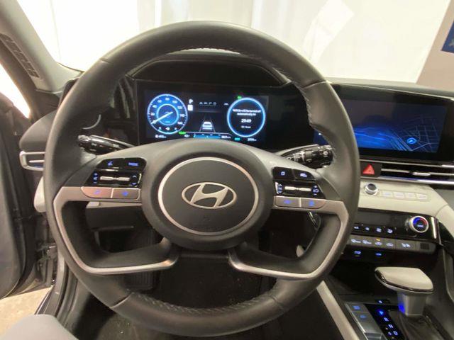 Hyundai Elantra Hybrid  2025