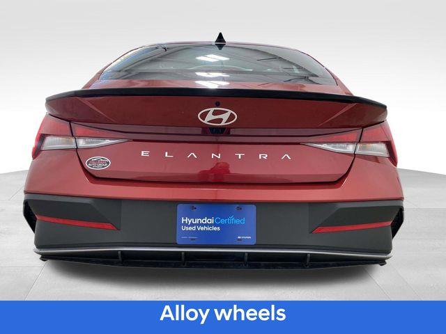 Hyundai Elantra  2025