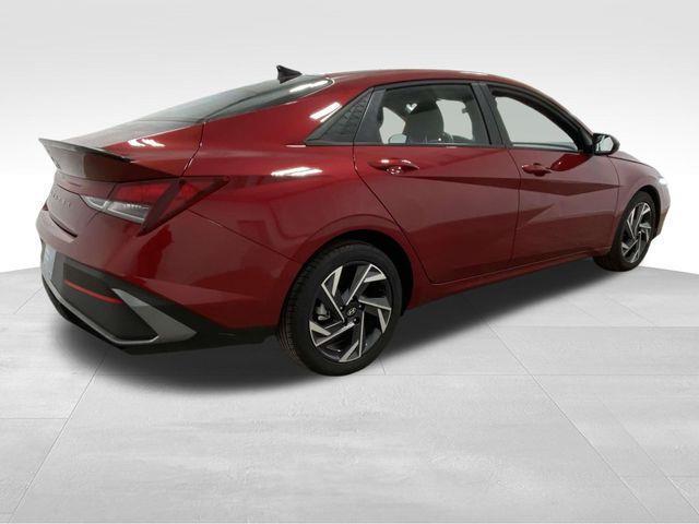 Hyundai Elantra  2025