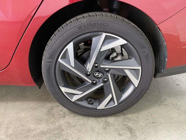 Hyundai Elantra  2025