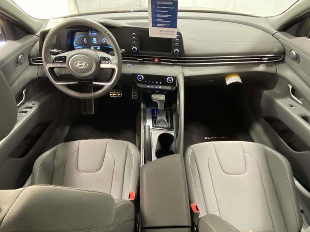 Hyundai Elantra  2025